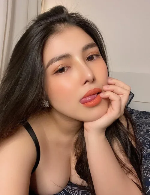 Nika photo 1, middle eastern, slim, black hair, 167 cm, 52 kg, Large bust, Hong Kong