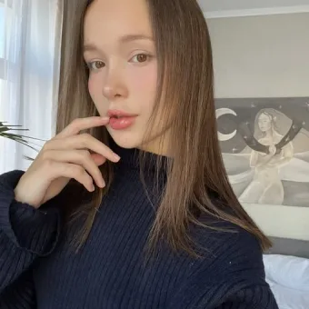 Mira photo 3, european, petite, brunette, 150 cm, 36 kg, Medium bust, Hong Kong