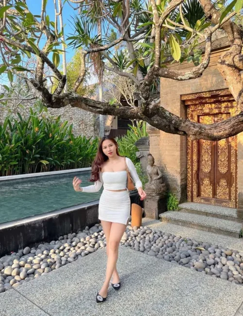 Mila photo 3, asian, petite, brunette, 155 cm, 55 kg, Medium bust, Hong Kong