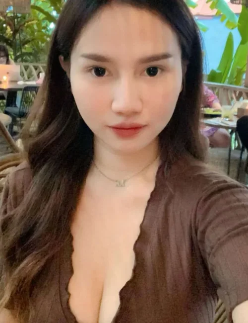 Mila photo 4, asian, petite, brunette, 155 cm, 55 kg, Medium bust, Hong Kong