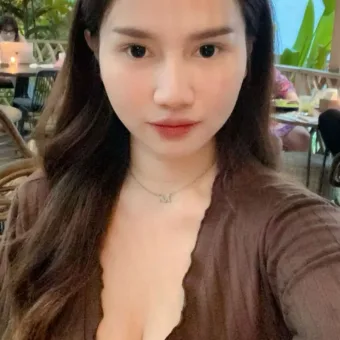Mila photo 4, asian, petite, brunette, 155 cm, 55 kg, Medium bust, Hong Kong