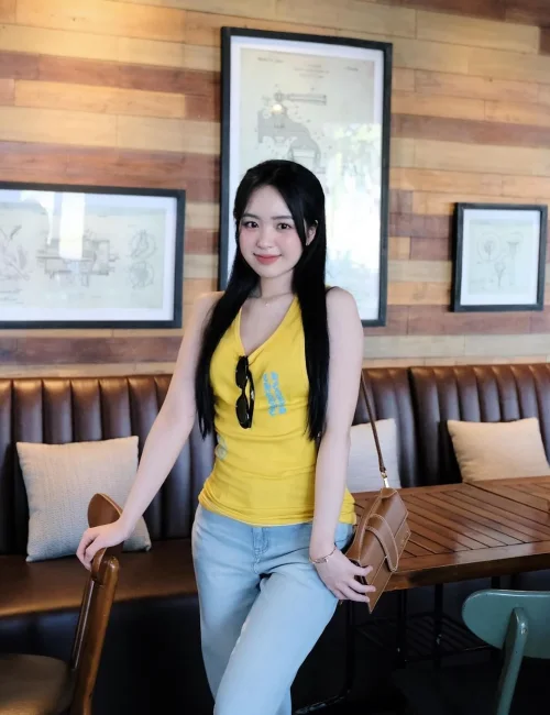 Nika photo 1, asian, slim, black hair, 168 cm, 50 kg, Small bust, Hong Kong