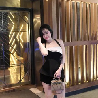 Nika photo 5, asian, slim, black hair, 168 cm, 50 kg, Small bust, Hong Kong