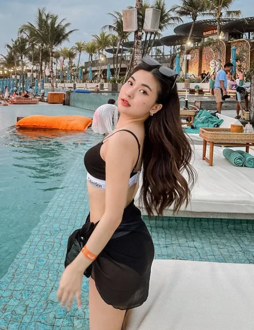 Eva photo 10, asian, slim, black hair, 165 cm, 49 kg, Medium bust, Hong Kong