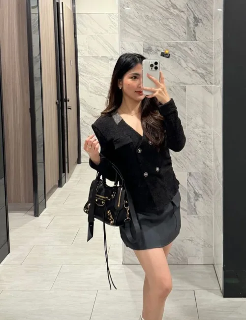 Eva photo 4, asian, slim, black hair, 165 cm, 49 kg, Medium bust, Hong Kong