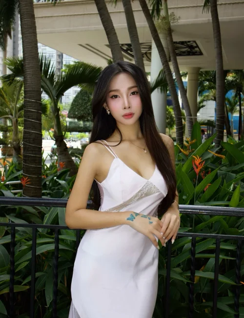 Vera photo 9, asian, slim, black hair, 166 cm, 50 kg, Medium bust, Hong Kong