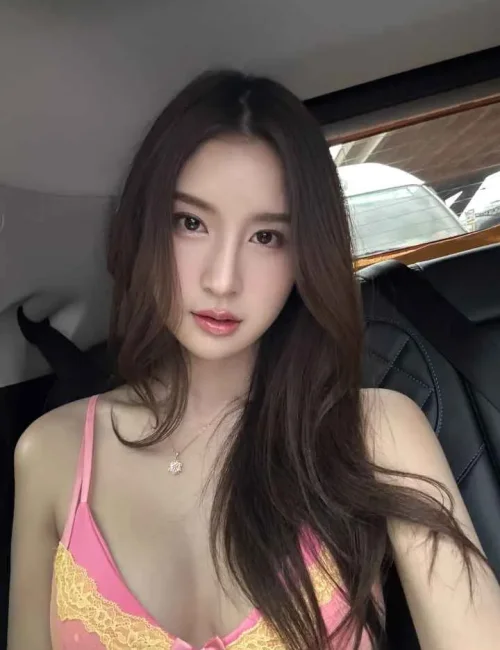 Ariana photo 2, asian, slim, brunette, 165 cm, 49 kg, Medium bust, Hong Kong