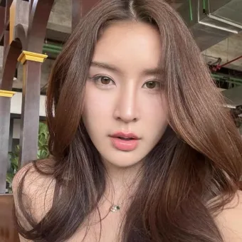 Ariana photo 4, asian, slim, brunette, 165 cm, 49 kg, Medium bust, Hong Kong