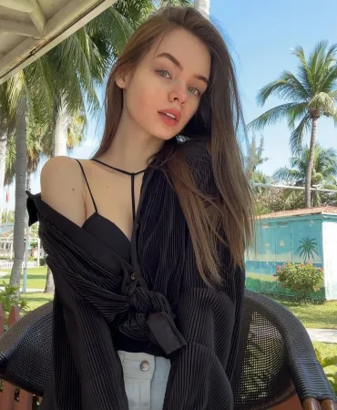 Eva photo 1, european, slim, brunette, 168 cm, 52 kg, Medium bust, Hong Kong