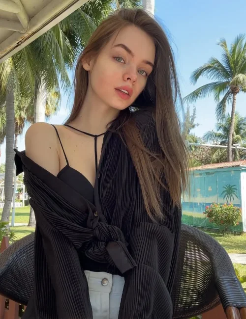 Eva photo 1, european, slim, brunette, 168 cm, 52 kg, Medium bust, Hong Kong