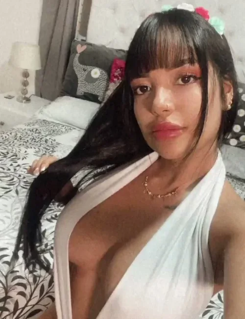 Mila photo 1, latino, slim, black hair, 172 cm, 55 kg, Large bust, Hong Kong