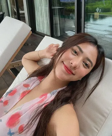 Ariana photo 1, asian, slim, brunette, 165 cm, 51 kg, Medium bust, Hong Kong