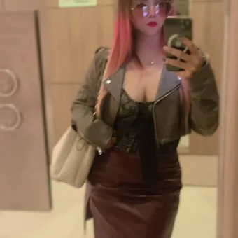Nika photo 5, asian, petite, red hair, 150 cm, 50 kg, Large bust, Hong Kong