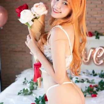 Ariana photo 2, asian, petite, auburn hair, 157 cm, 53 kg, Medium bust, Hong Kong