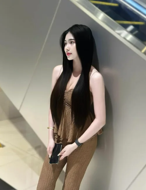 Ariana photo 3, asian, slim, black hair, 173 cm, 53 kg, Medium bust, Hong Kong