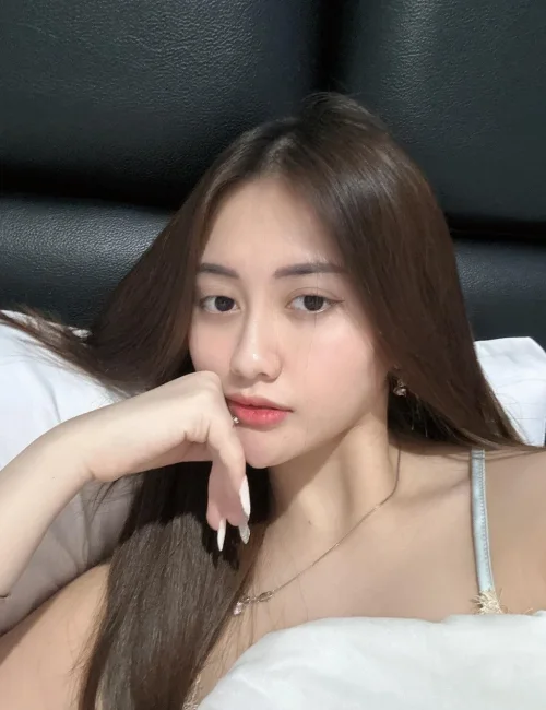 Ariana photo 3, asian, slim, brunette, 168 cm, 49 kg, Medium bust, Hong Kong