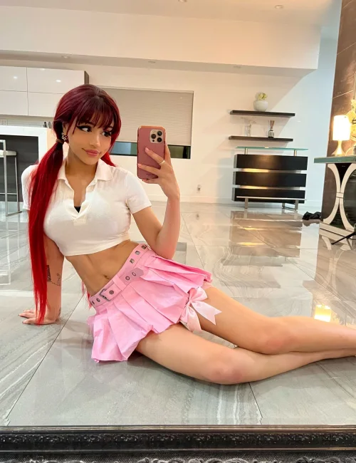 Lina photo 4, european, slim, red hair, 179 cm, 41 kg, Medium bust, Hong Kong