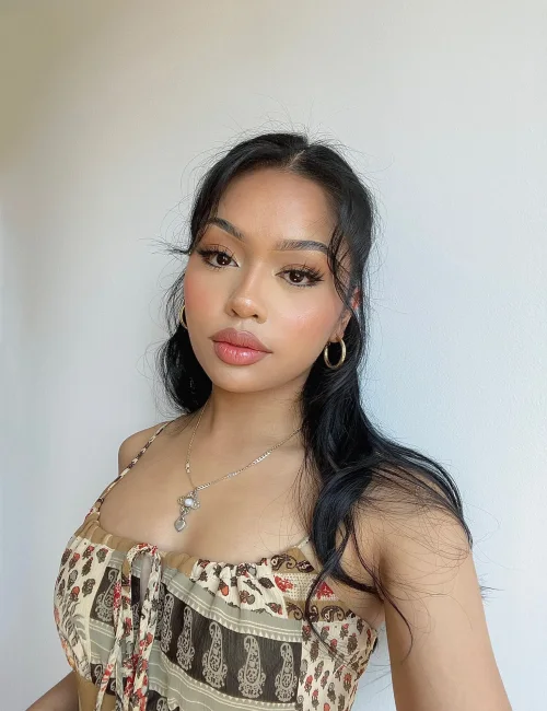 Ariana photo 6, latino, slim, black hair, 170 cm, 54 kg, Medium bust, Hong Kong
