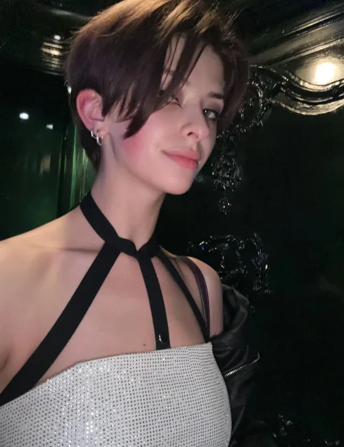 Sofia photo 2, european, slim, brunette, 177 cm, 59 kg, Small bust, Hong Kong
