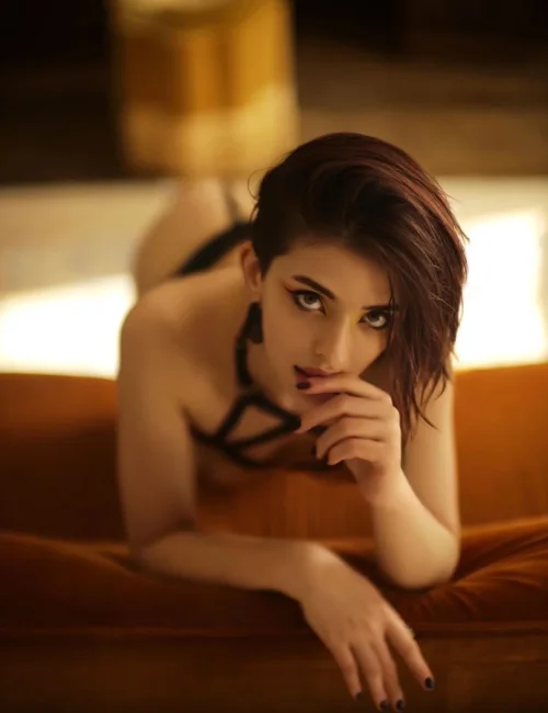 Sofia photo 5, european, slim, brunette, 177 cm, 59 kg, Small bust, Hong Kong