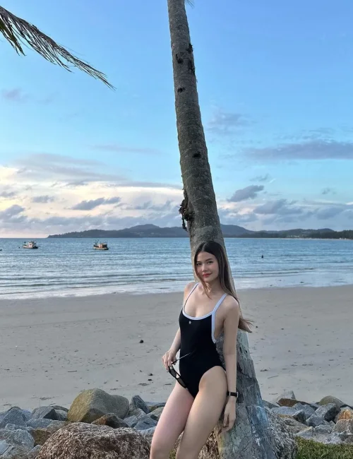 Nika photo 2, asian, slim, brunette, 166 cm, 46 kg, Medium bust, Hong Kong