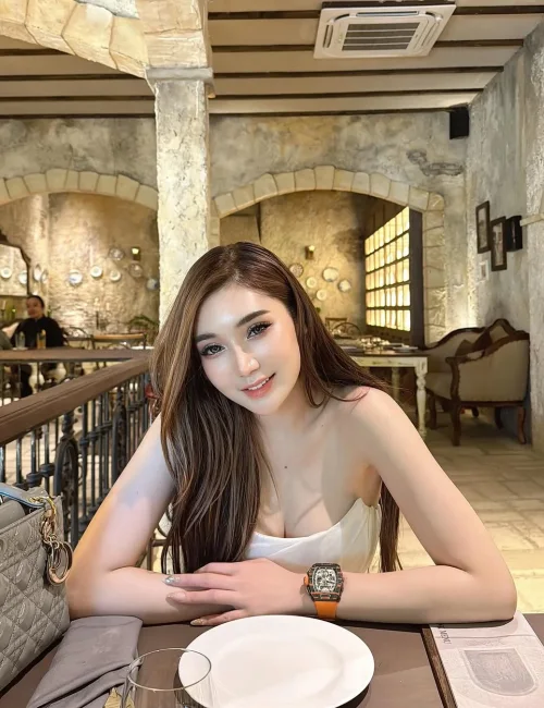 Sofia photo 3, asian, slim, black hair, 169 cm, 50 kg, Large bust, Hong Kong