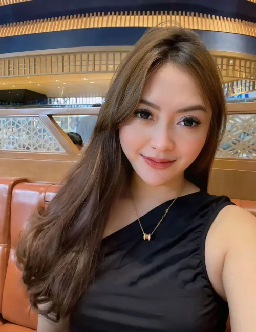 Ariana photo 1, asian, slim, brunette, 165 cm, 49 kg, Medium bust, Hong Kong