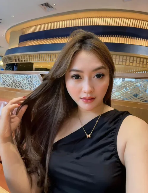 Ariana photo 4, asian, slim, brunette, 165 cm, 49 kg, Medium bust, Hong Kong
