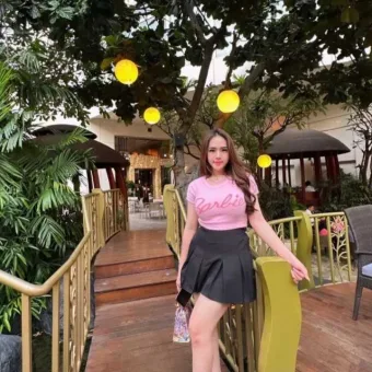 Ariana photo 4, asian, slim, brunette, 164 cm, 49 kg, Large bust, Hong Kong