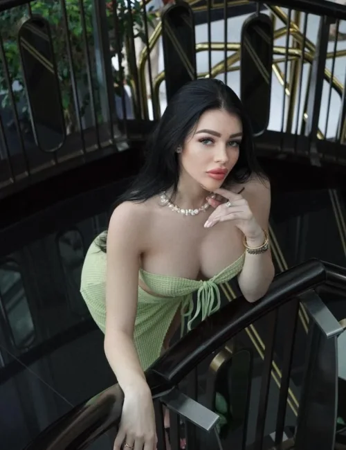 Mira photo 1, latino, slim, black hair, 168 cm, 50 kg, Large bust, Hong Kong
