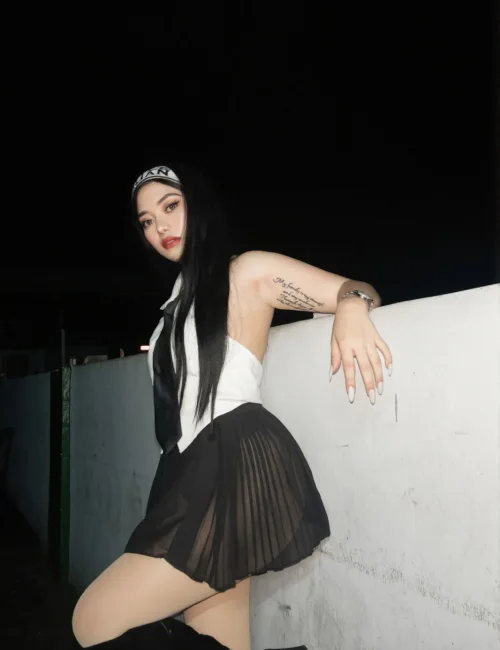 Lina photo 6, asian, slim, brunette, 163 cm, 50 kg, Medium bust, Hong Kong