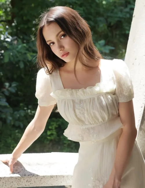 Lina photo 3, european, slim, brunette, 170 cm, 52 kg, Medium bust, Hong Kong