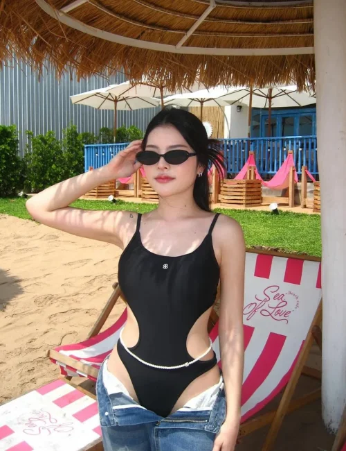Eva photo 3, asian, slim, black hair, 167 cm, 51 kg, Medium bust, Hong Kong