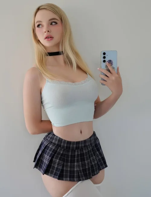 Nika photo 2, european, athletic, blonde hair, 165 cm, 57 kg, Large bust, Hong Kong