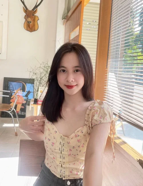 Lina photo 1, asian, petite, brunette, 150 cm, 35 kg, Medium bust, Hong Kong