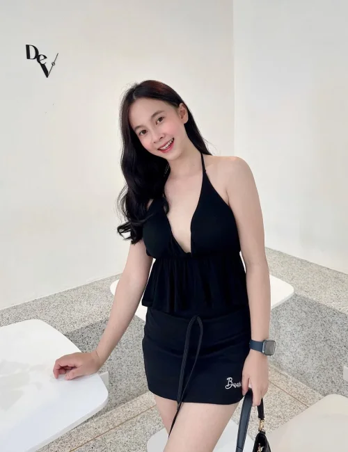 Lina photo 2, asian, petite, brunette, 150 cm, 35 kg, Medium bust, Hong Kong