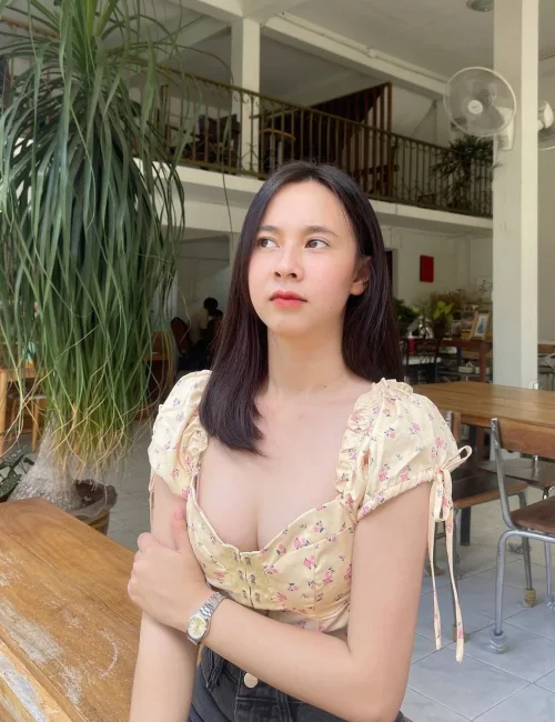 Lina photo 3, asian, petite, brunette, 150 cm, 35 kg, Medium bust, Hong Kong
