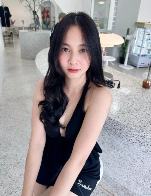 Lina photo 4, asian, petite, brunette, 150 cm, 35 kg, Medium bust, Hong Kong