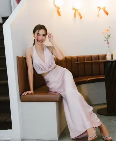 Lina photo 1, asian, slim, brunette, 160 cm, 42 kg, Small bust, Hong Kong