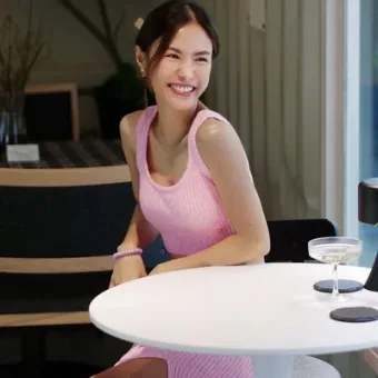 Lina photo 4, asian, slim, brunette, 160 cm, 42 kg, Small bust, Hong Kong