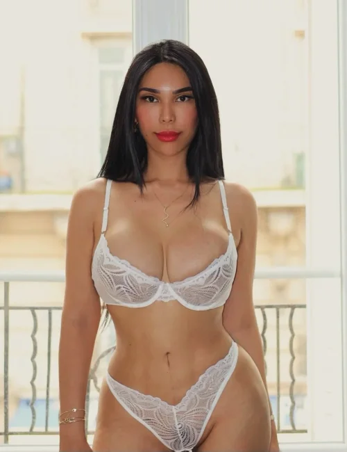 Lina photo 2, asian, average, black hair, 165 cm, 60 kg, Large bust, Hong Kong