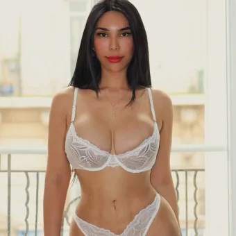 Lina photo 2, asian, average, black hair, 165 cm, 60 kg, Large bust, Hong Kong