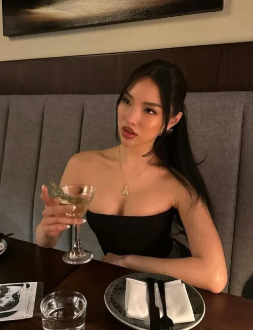 Ariana photo 4, asian, athletic, black hair, 168 cm, 54 kg, Medium bust, Hong Kong