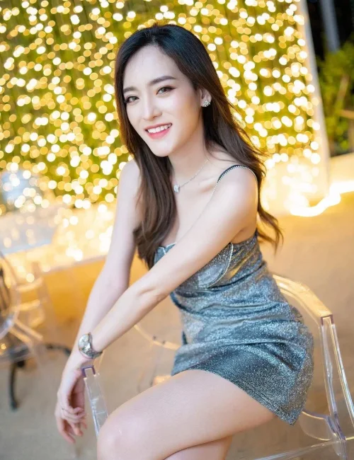 Mira photo 8, asian, slim, black hair, 169 cm, 50 kg, Large bust, Hong Kong