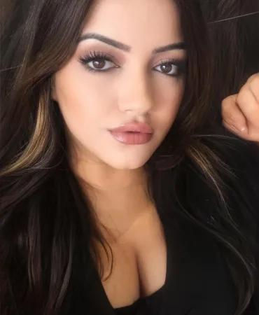 Sofia photo 1, middle eastern, average, brunette, 163 cm, 61 kg, Large bust, Hong Kong