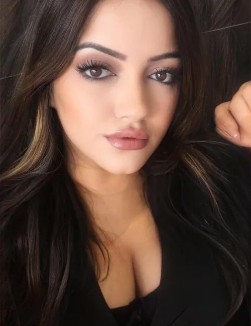 Sofia photo 1, middle eastern, average, brunette, 163 cm, 61 kg, Large bust, Hong Kong