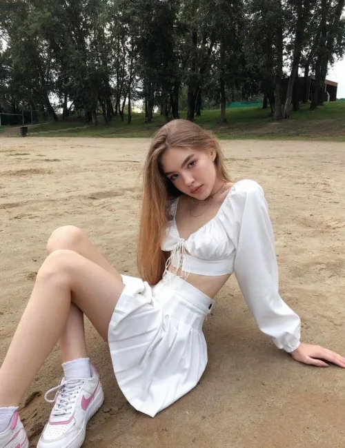 Eva photo 2, asian, slim, blonde hair, 169 cm, 53 kg, Medium bust, Hong Kong