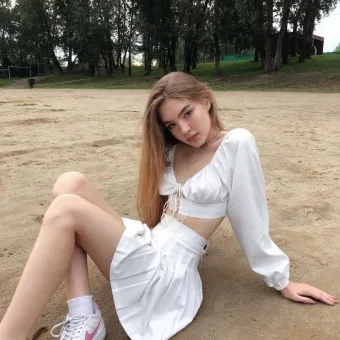 Eva photo 2, asian, slim, blonde hair, 169 cm, 53 kg, Medium bust, Hong Kong