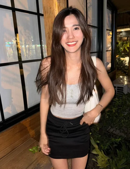 Mira photo 1, asian, slim, black hair, 168 cm, 52 kg, Small bust, Hong Kong
