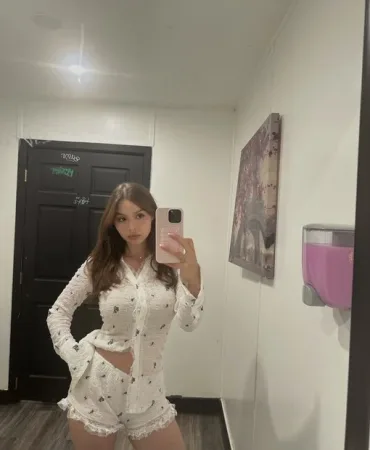 Vera photo 1, european, athletic, brunette, 175 cm, 67 kg, Large bust, Hong Kong